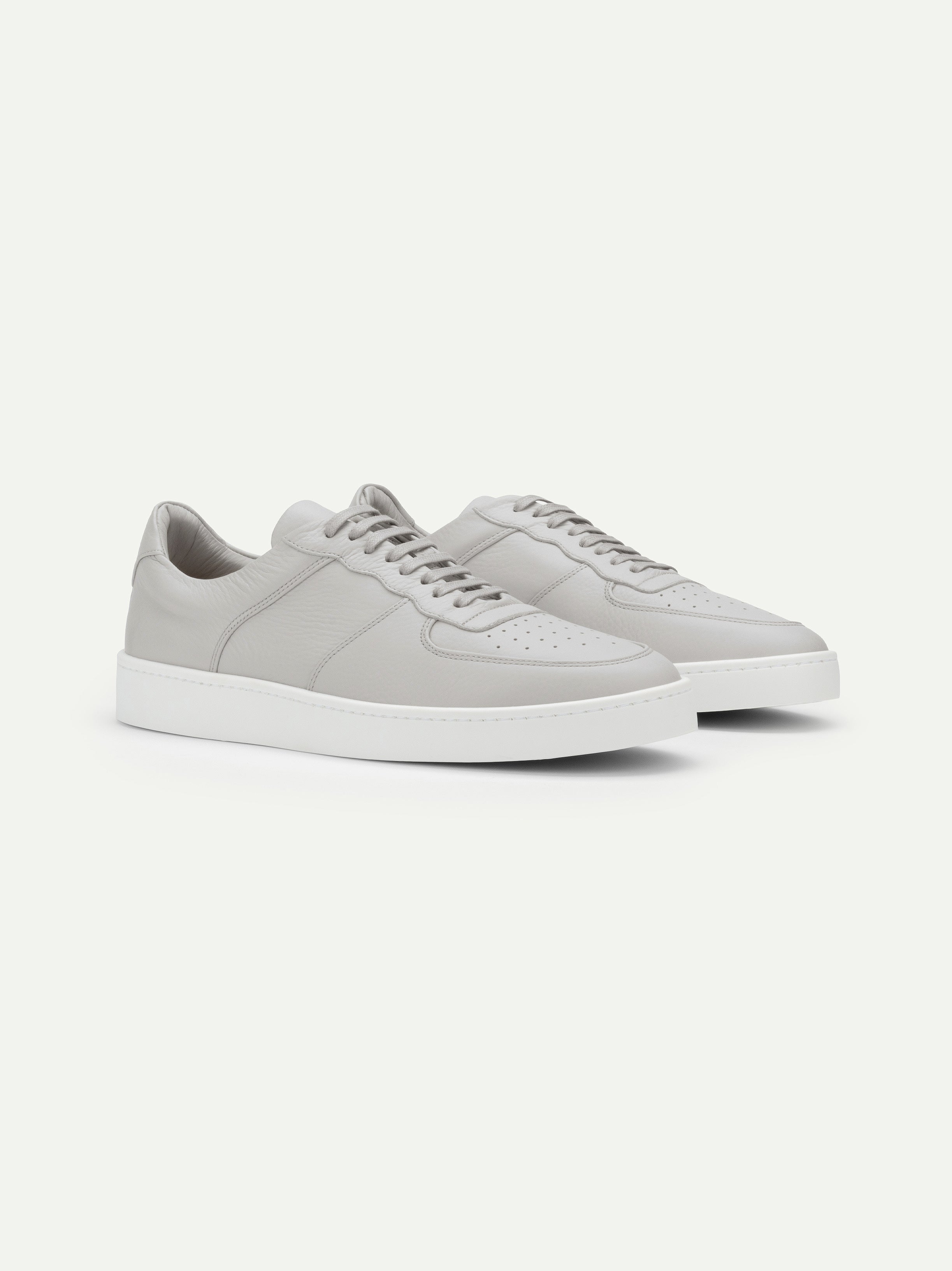 Zapatilla Cannes Gris Clásico (Cuero)