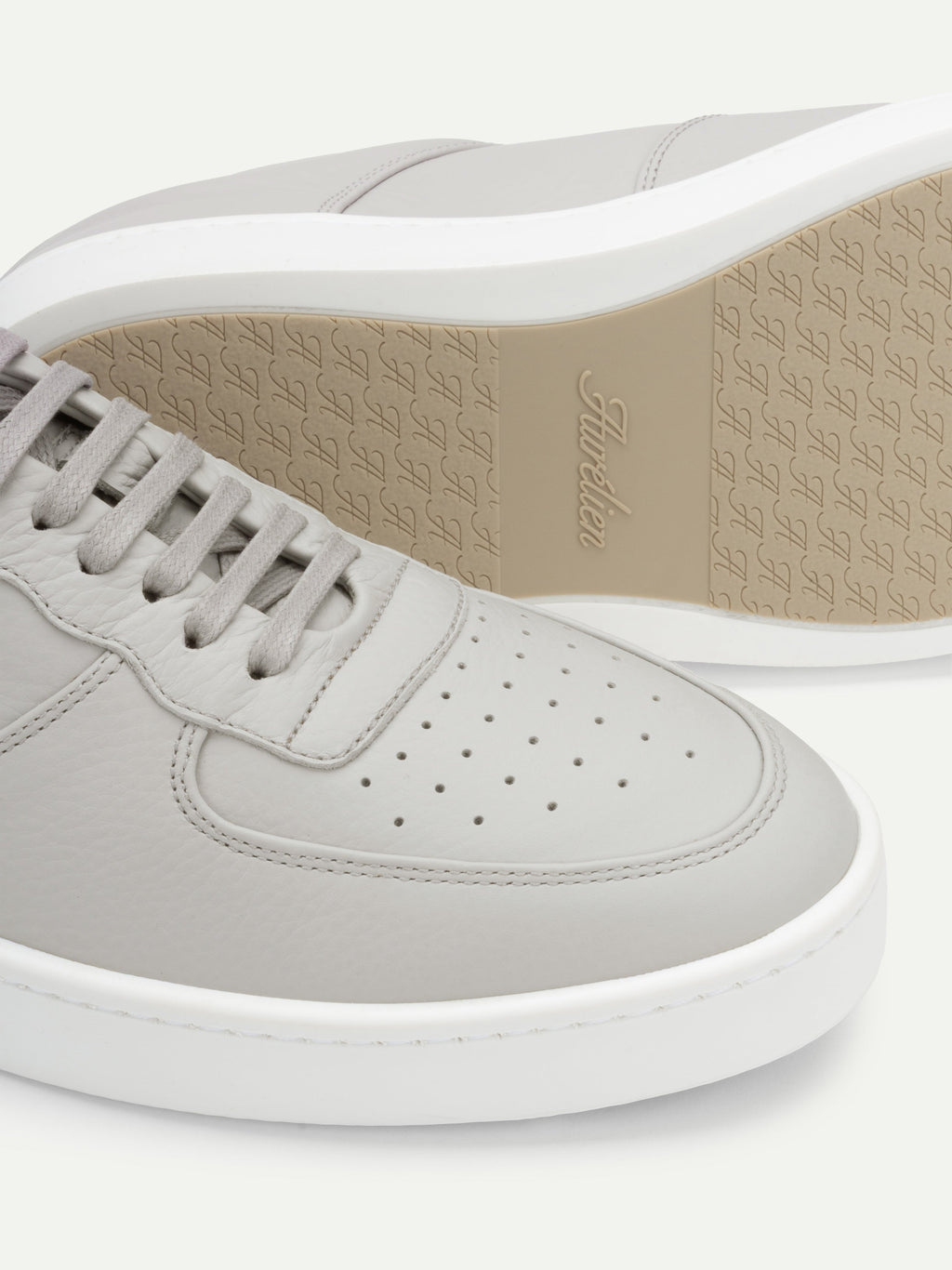 Zapatilla Cannes Gris Clásico (Cuero)