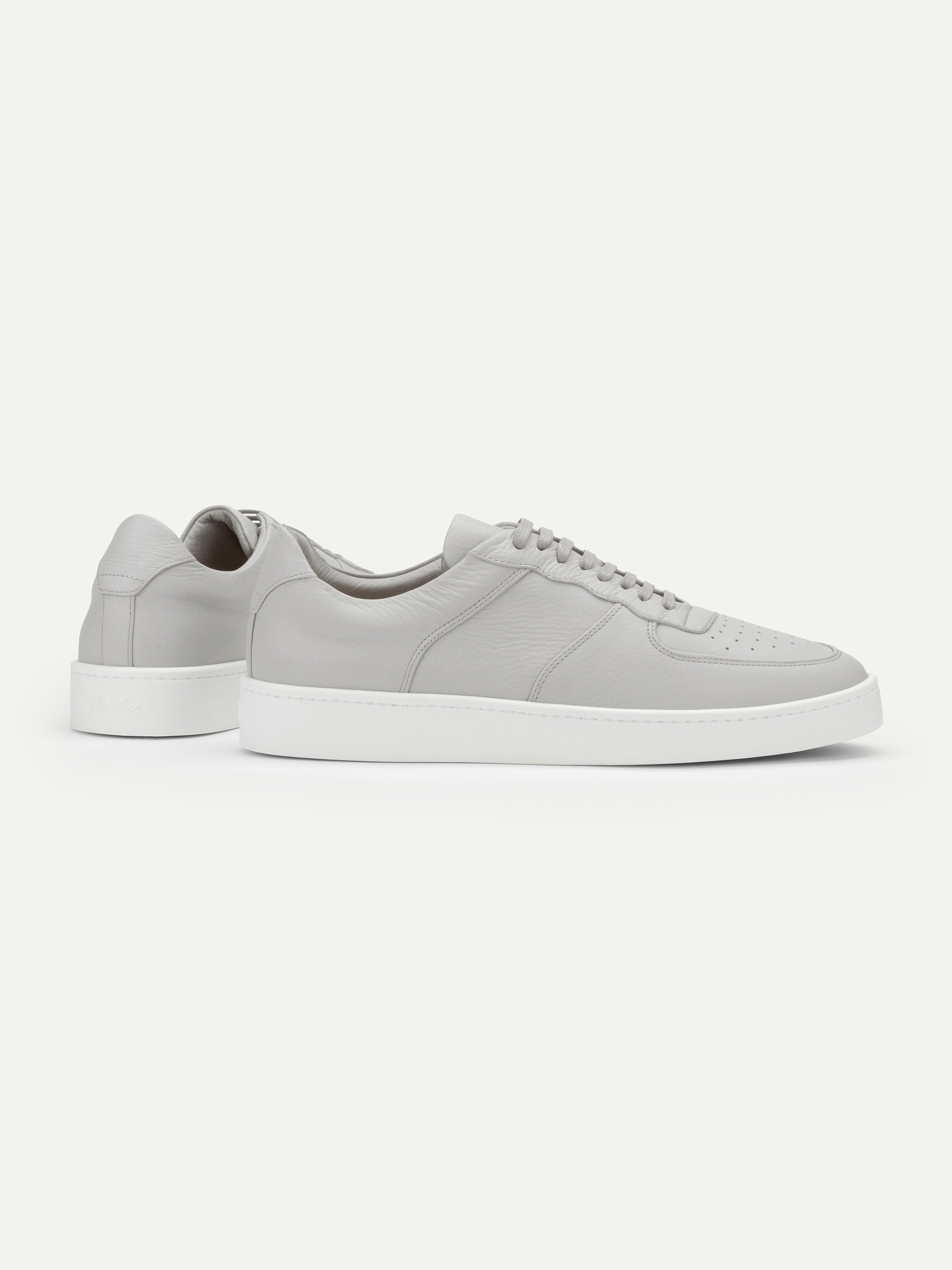 Zapatilla Cannes Gris Clásico (Cuero)