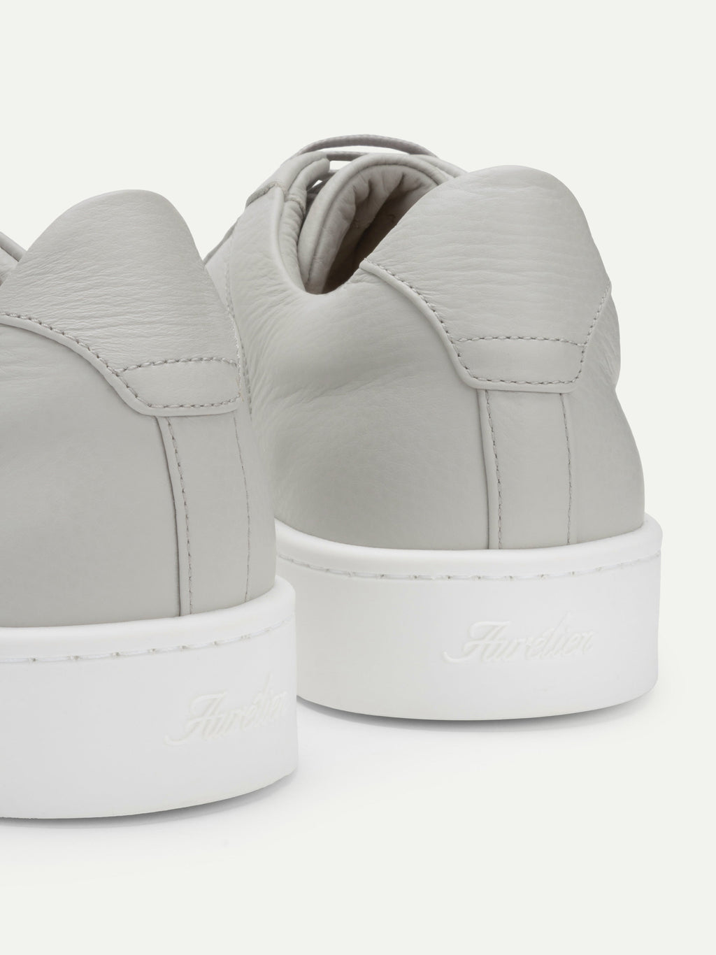 Zapatilla Cannes Gris Clásico (Cuero)