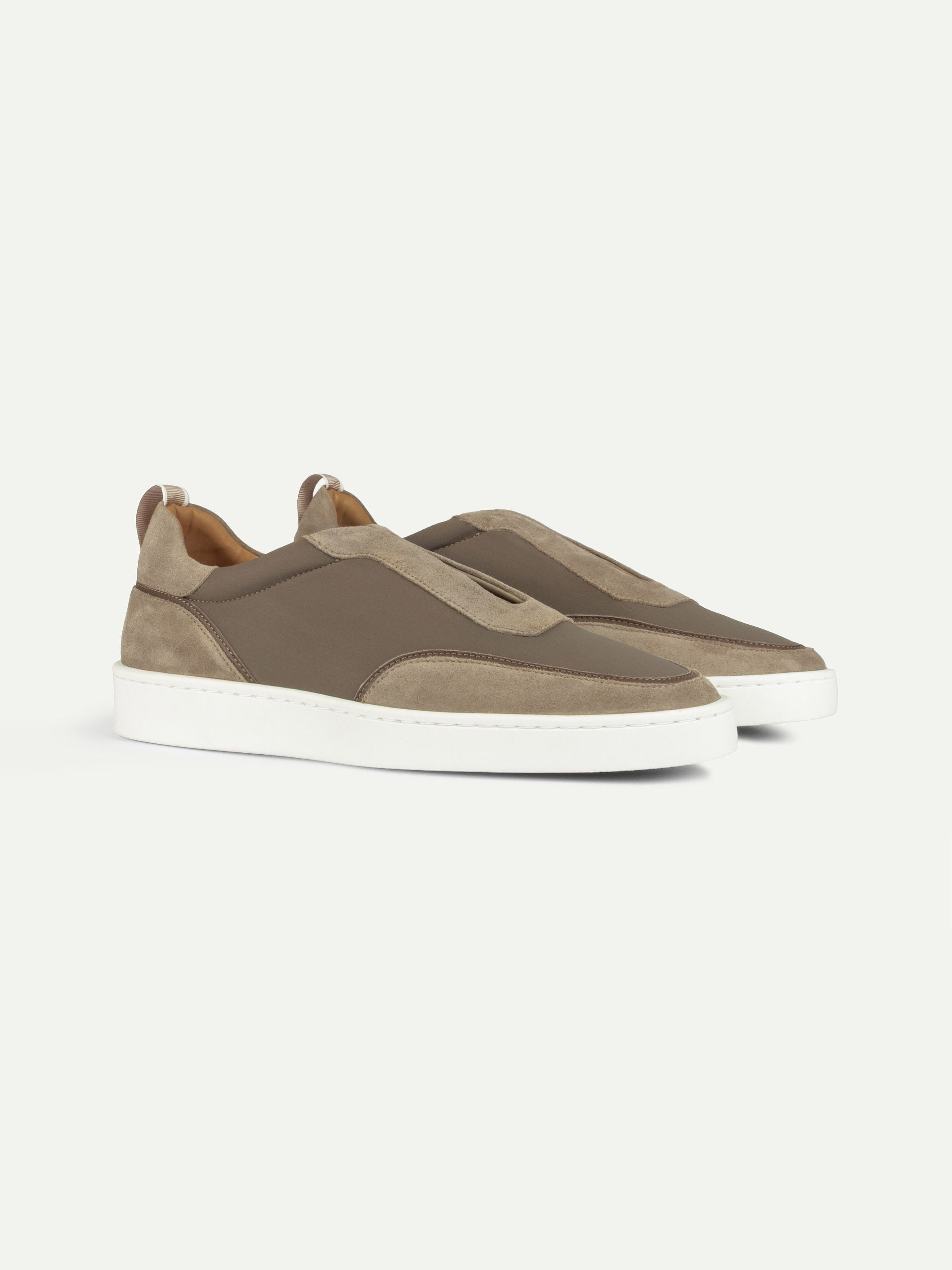 Zapatilla Veloz Gris Claro (Ante)
