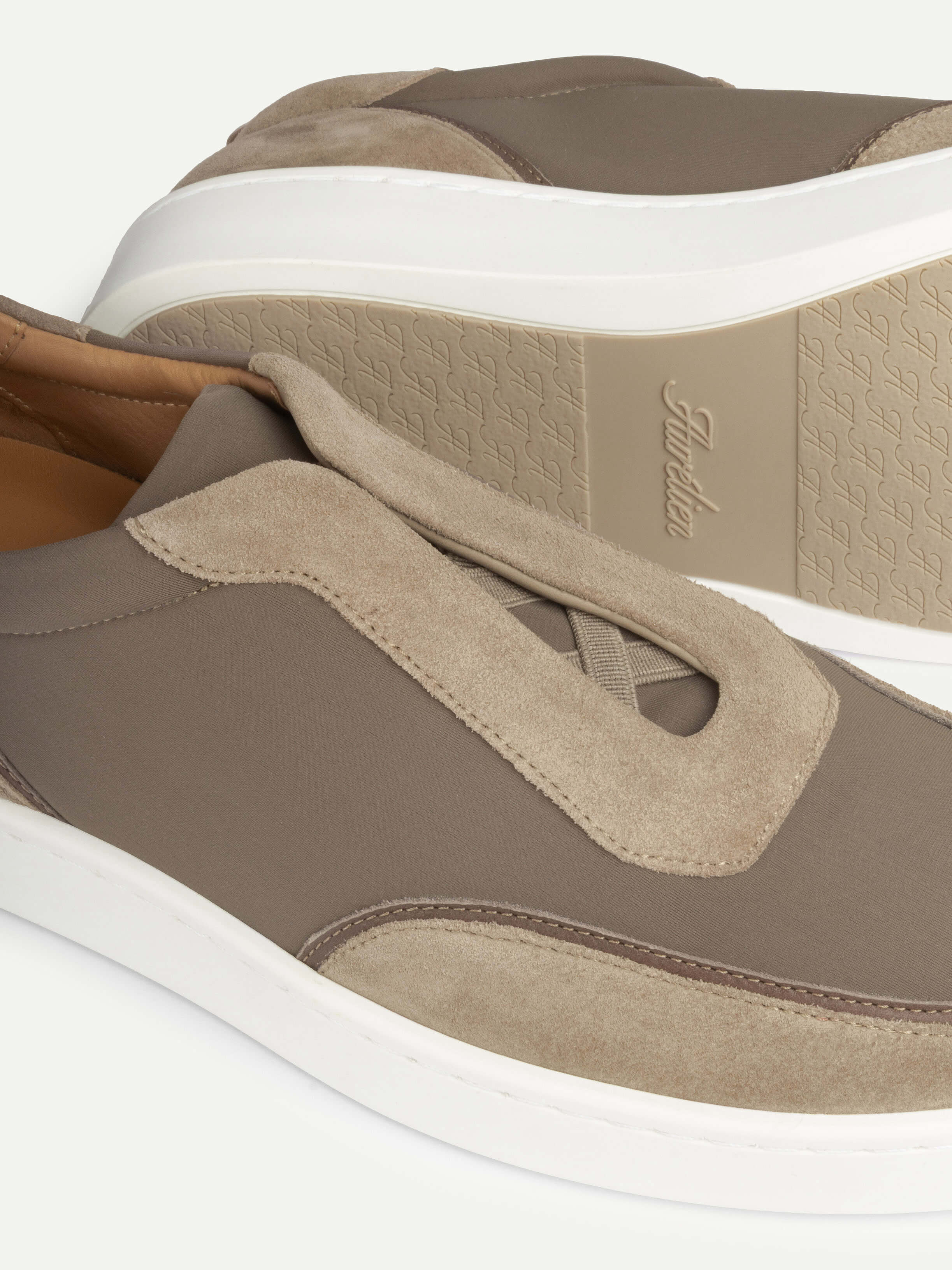 Zapatilla Veloz Gris Claro (Ante)