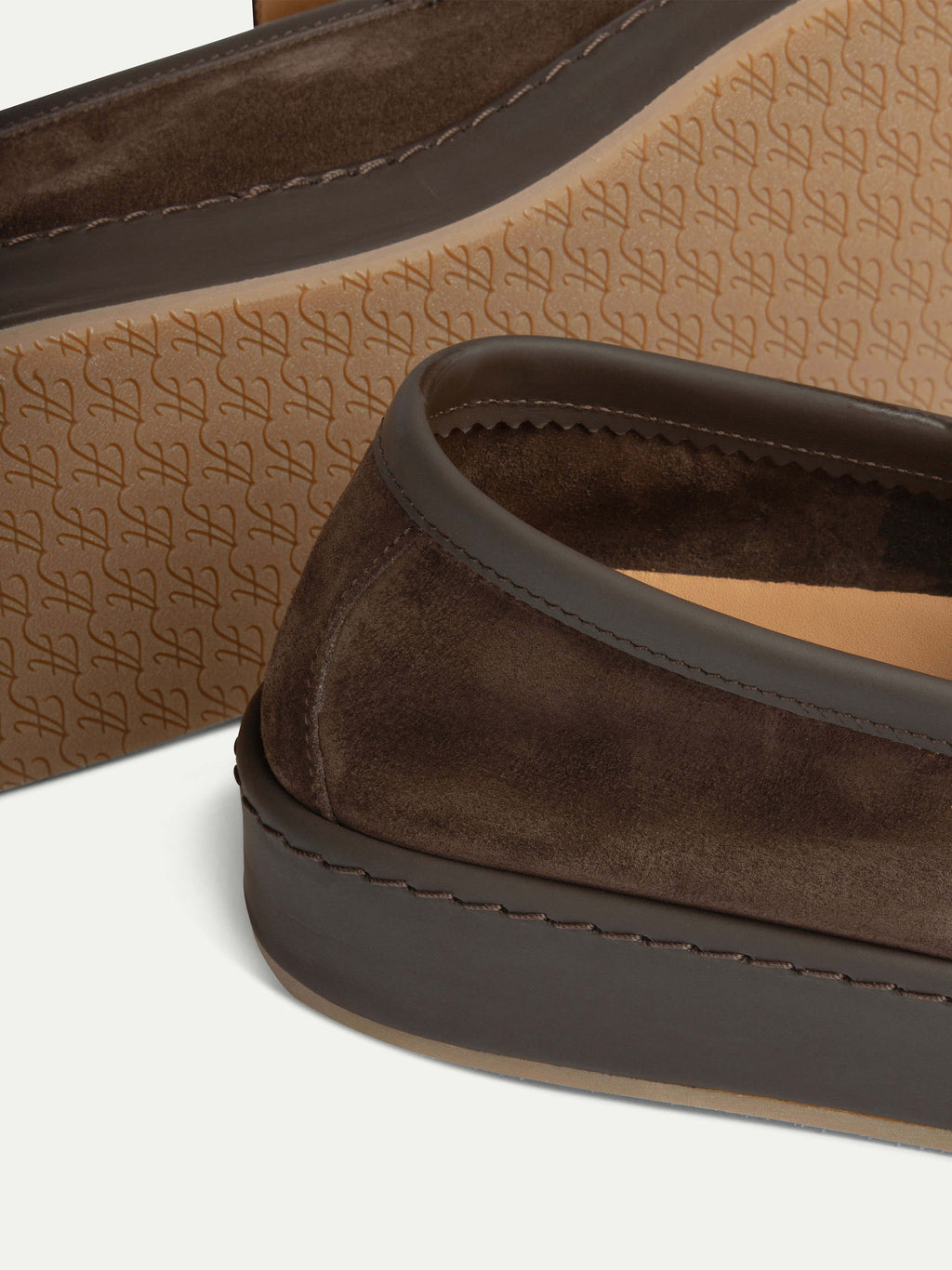 Mocasín Voyager Gris Cálido (Ante)